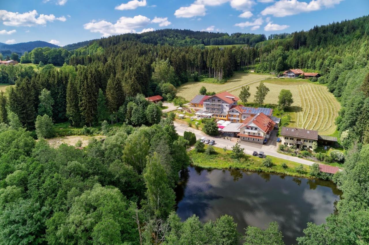 Wellnesshotel deine Auszeit Achslach Exterior foto