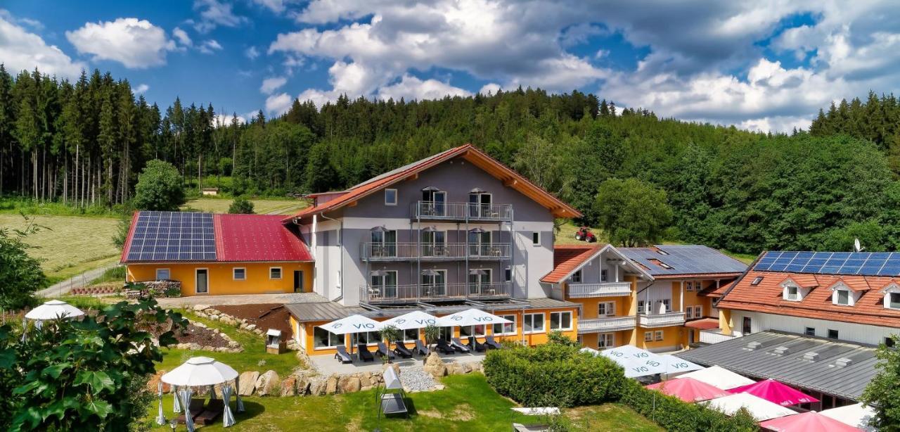 Wellnesshotel deine Auszeit Achslach Exterior foto